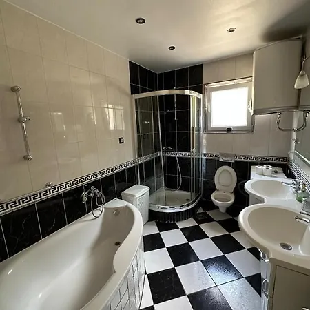 Mare Apartment *